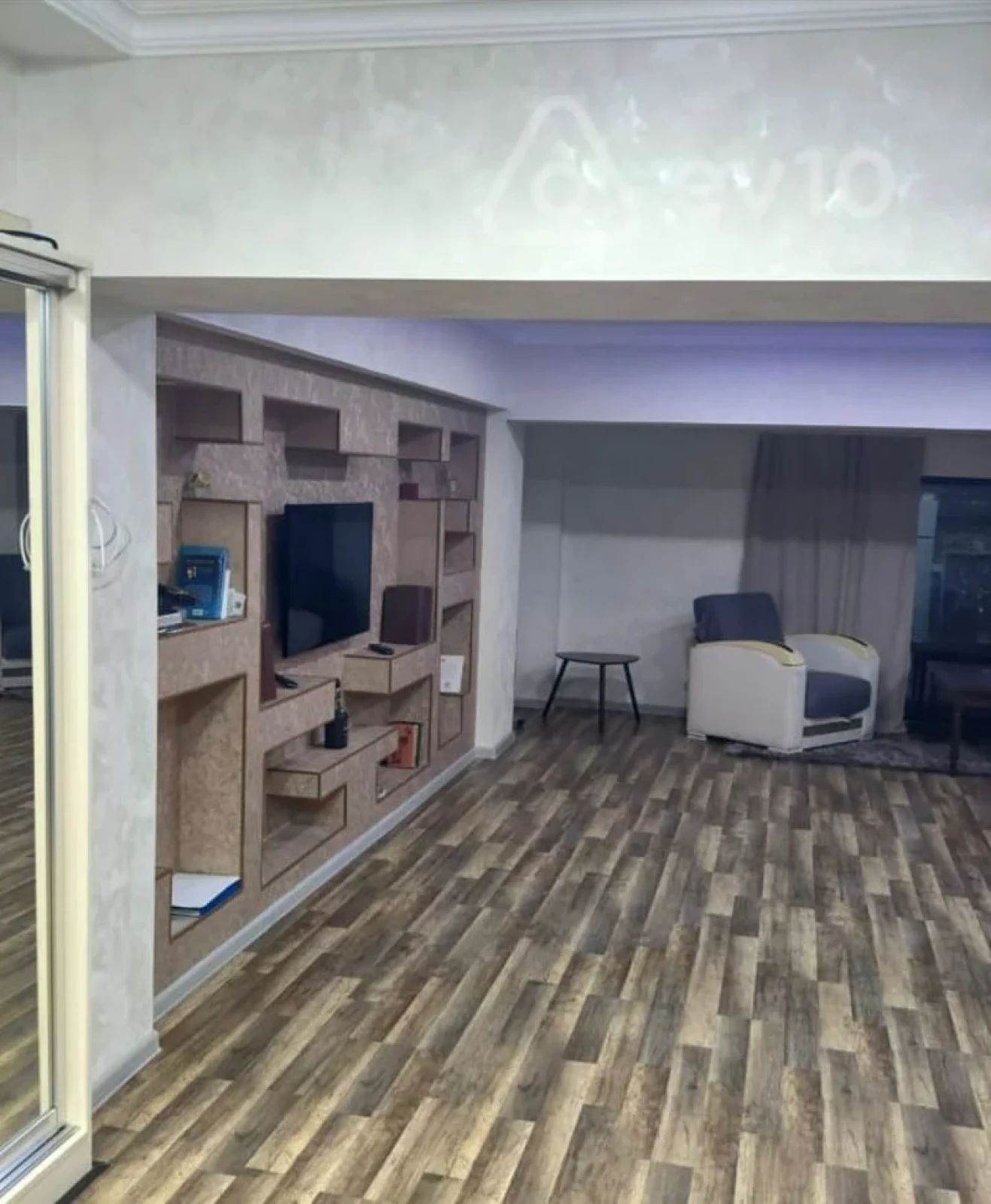 Kirayə verilir 2 otaqlı yeni tikili 65 m²