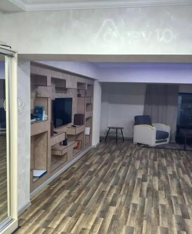 Kirayə verilir 2 otaqlı yeni tikili 65 m²