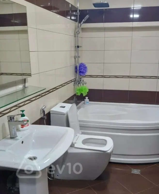 Kirayə verilir 2 otaqlı yeni tikili 65 m²