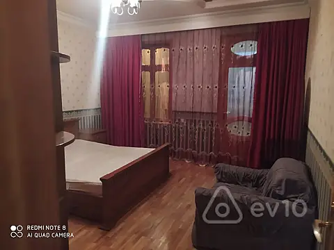 Kirayə verilir 3 otaqlı köhnə tikili 80 m²