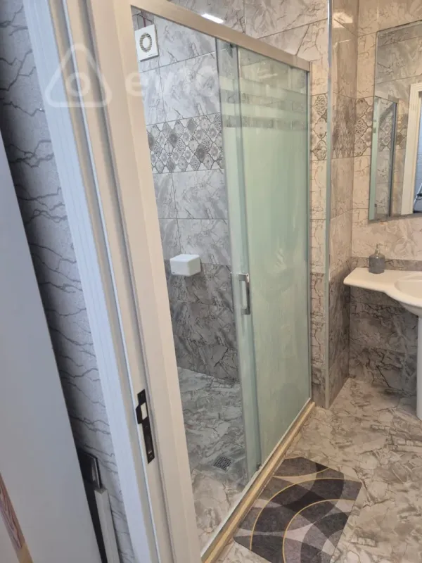 Kirayə verilir 2 otaqlı yeni tikili 78 m²