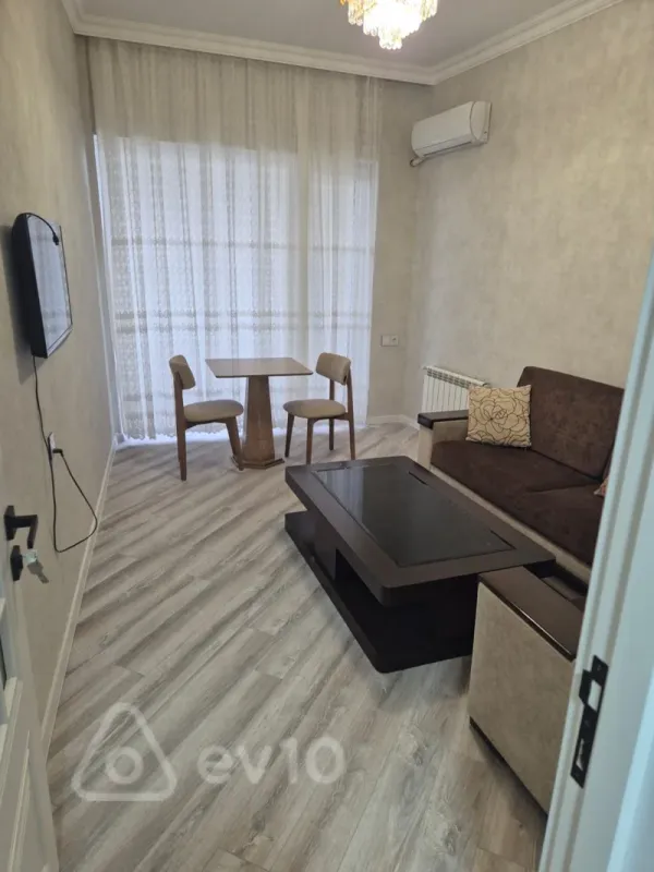 Kirayə verilir 2 otaqlı yeni tikili 78 m²