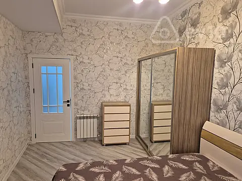 Kirayə verilir 2 otaqlı yeni tikili 78 m²
