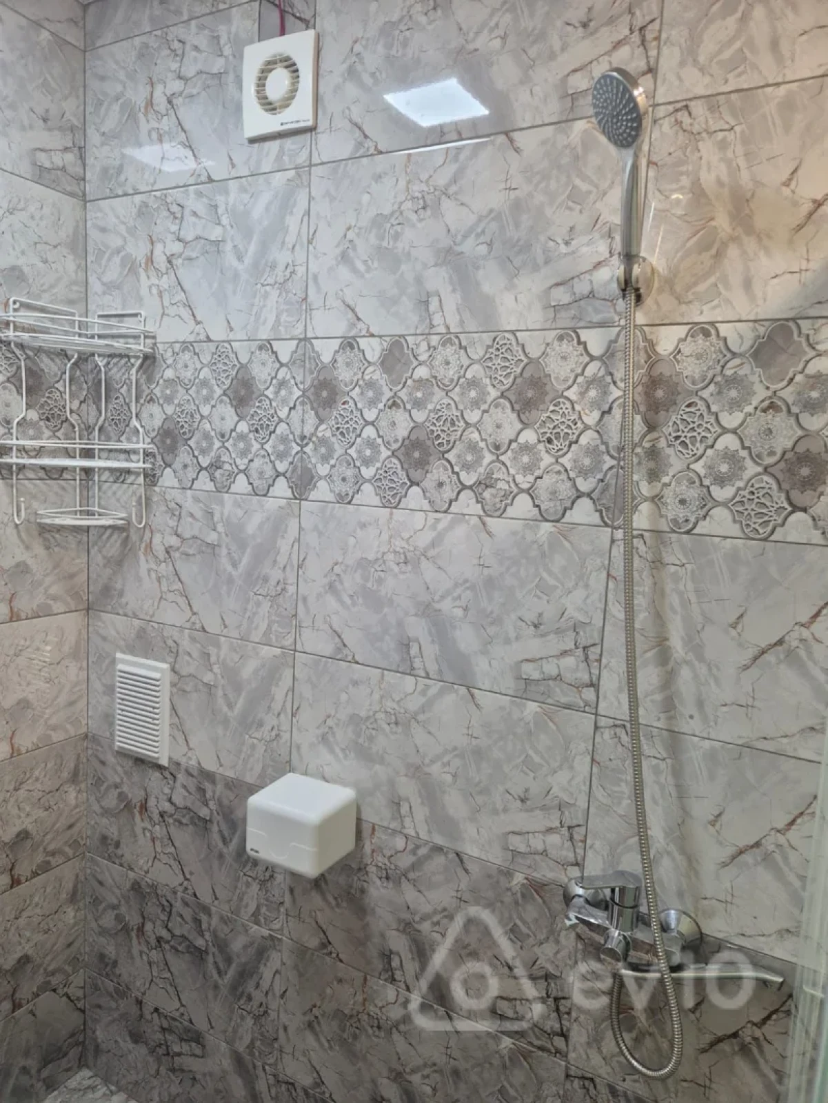 Kirayə verilir 2 otaqlı yeni tikili 78 m²