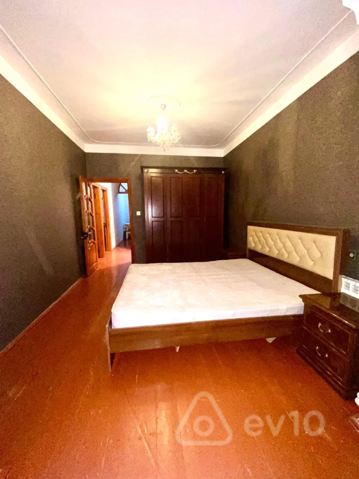 Kirayə verilir 3 otaqlı köhnə tikili 80 m²