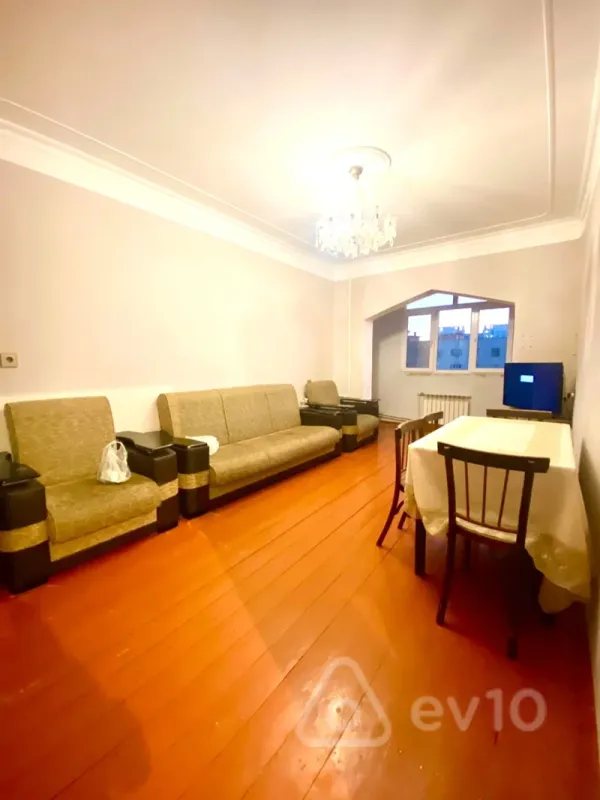 Kirayə verilir 3 otaqlı köhnə tikili 80 m²