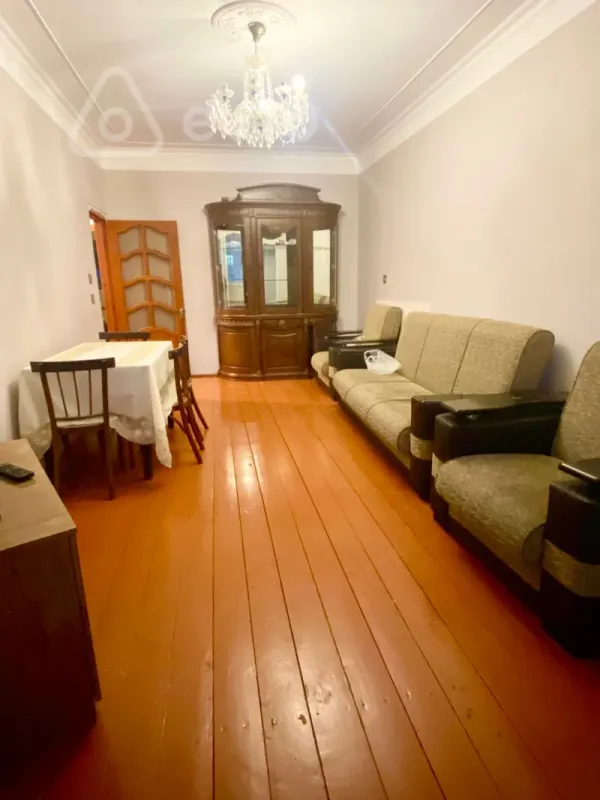 Kirayə verilir 3 otaqlı köhnə tikili 80 m²