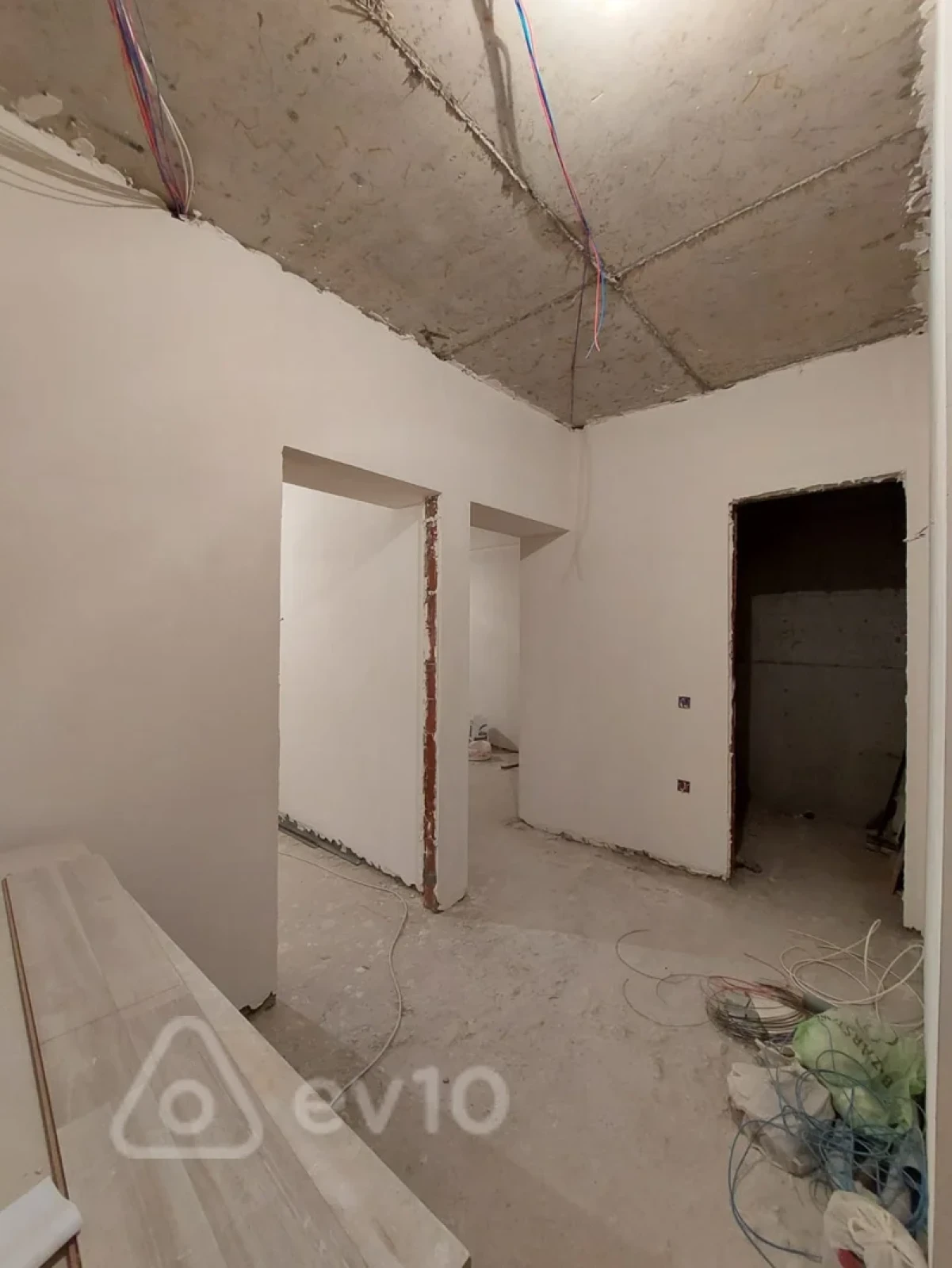 Satılır 2 otaqlı yeni tikili 61 m²