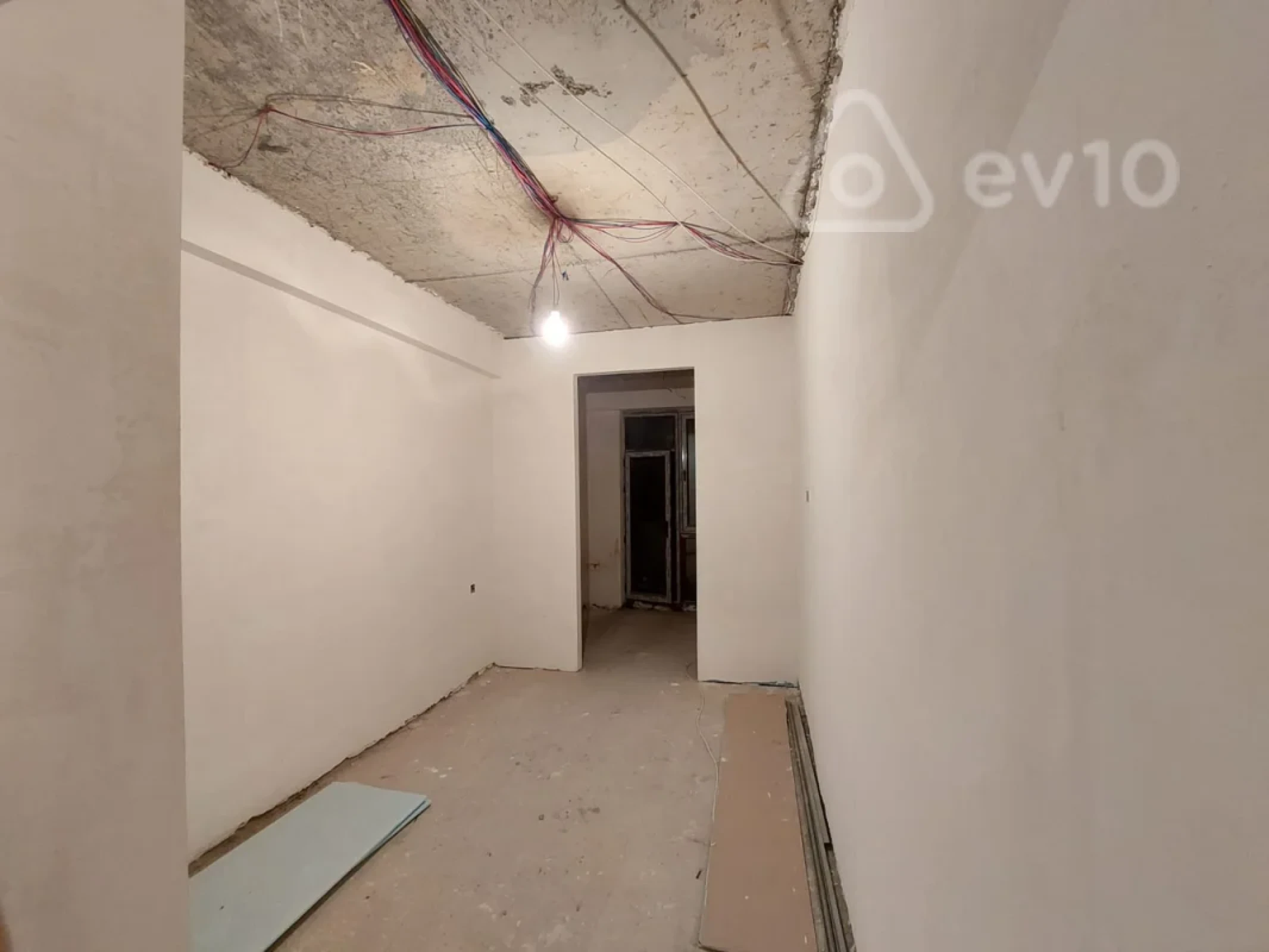 Satılır 2 otaqlı yeni tikili 61 m²