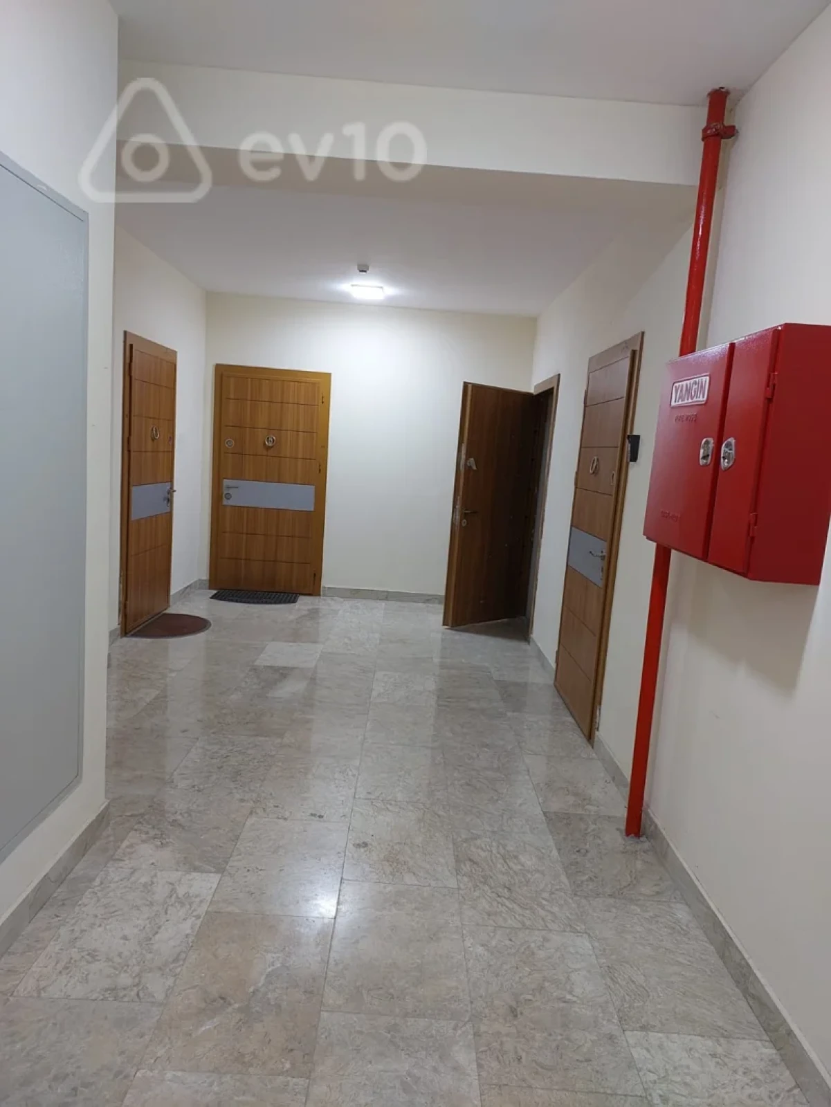 Satılır 2 otaqlı yeni tikili 61 m²