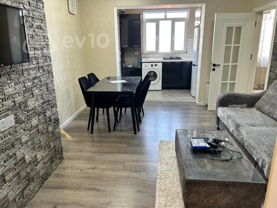 Kirayə verilir 3 otaqlı yeni tikili 70 m²