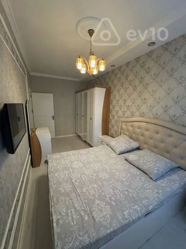 Kirayə verilir 2 otaqlı köhnə tikili 60 m²