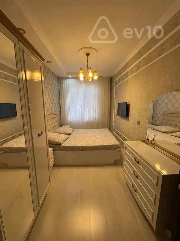 Kirayə verilir 2 otaqlı köhnə tikili 60 m²
