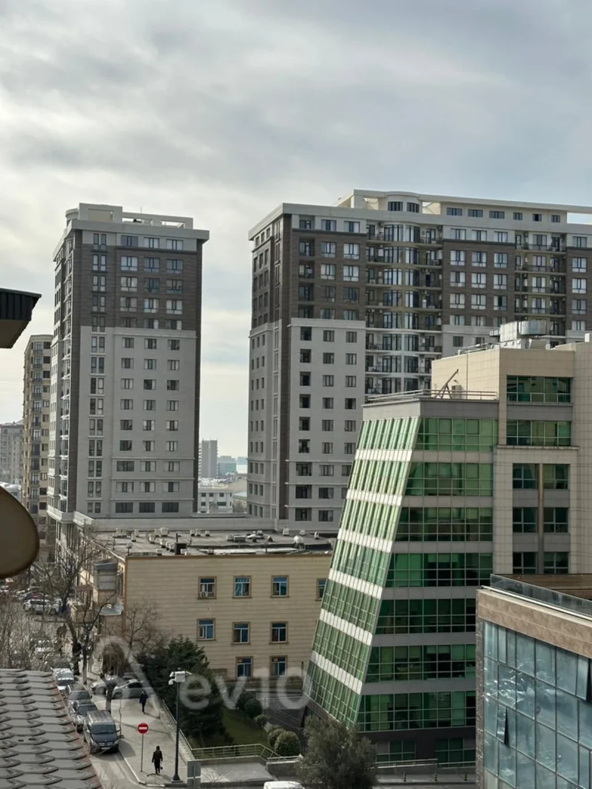 Kirayə verilir 3 otaqlı köhnə tikili 85 m²