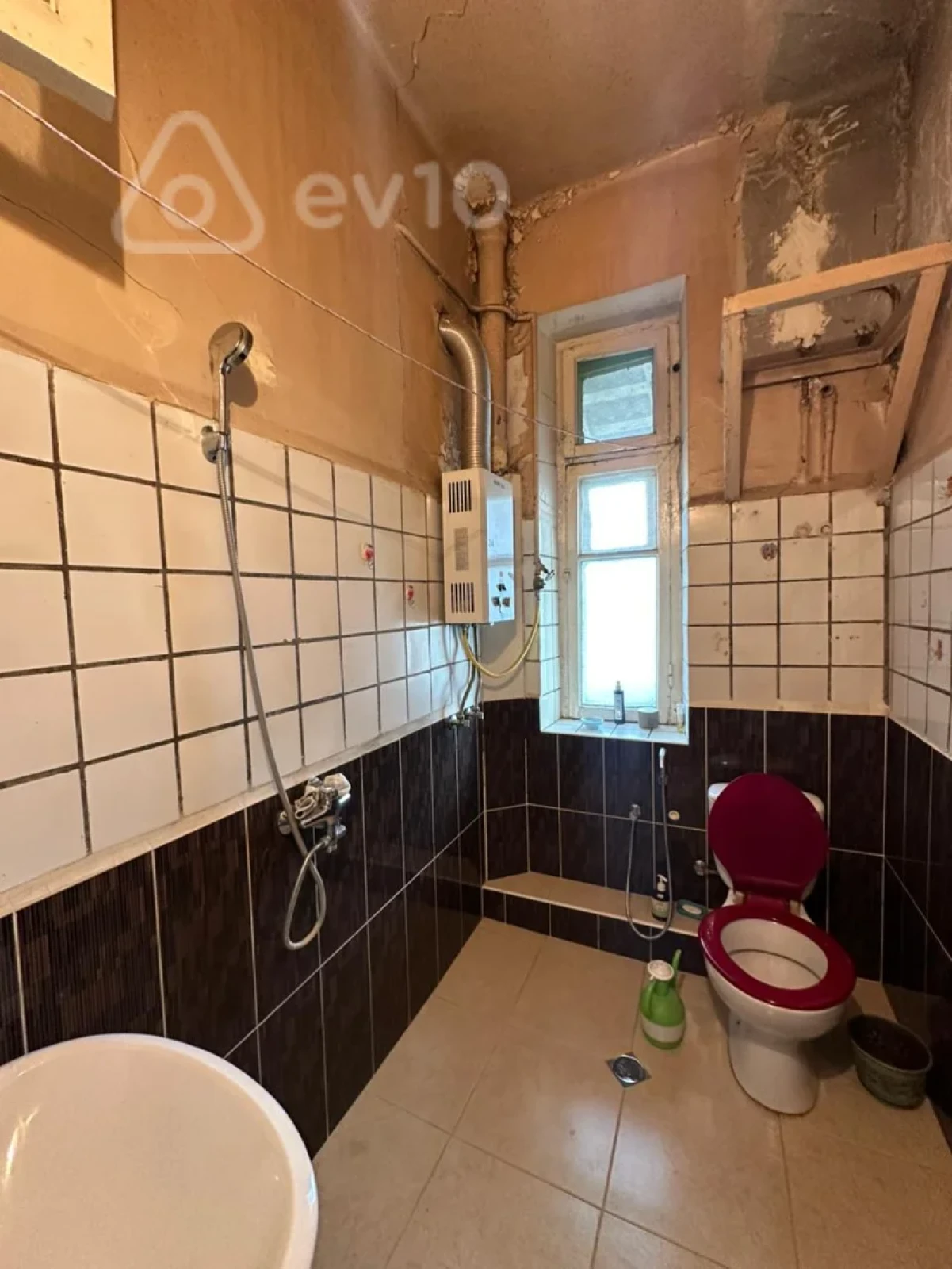 Kirayə verilir 3 otaqlı köhnə tikili 85 m²