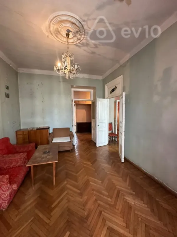 Kirayə verilir 3 otaqlı köhnə tikili 85 m²