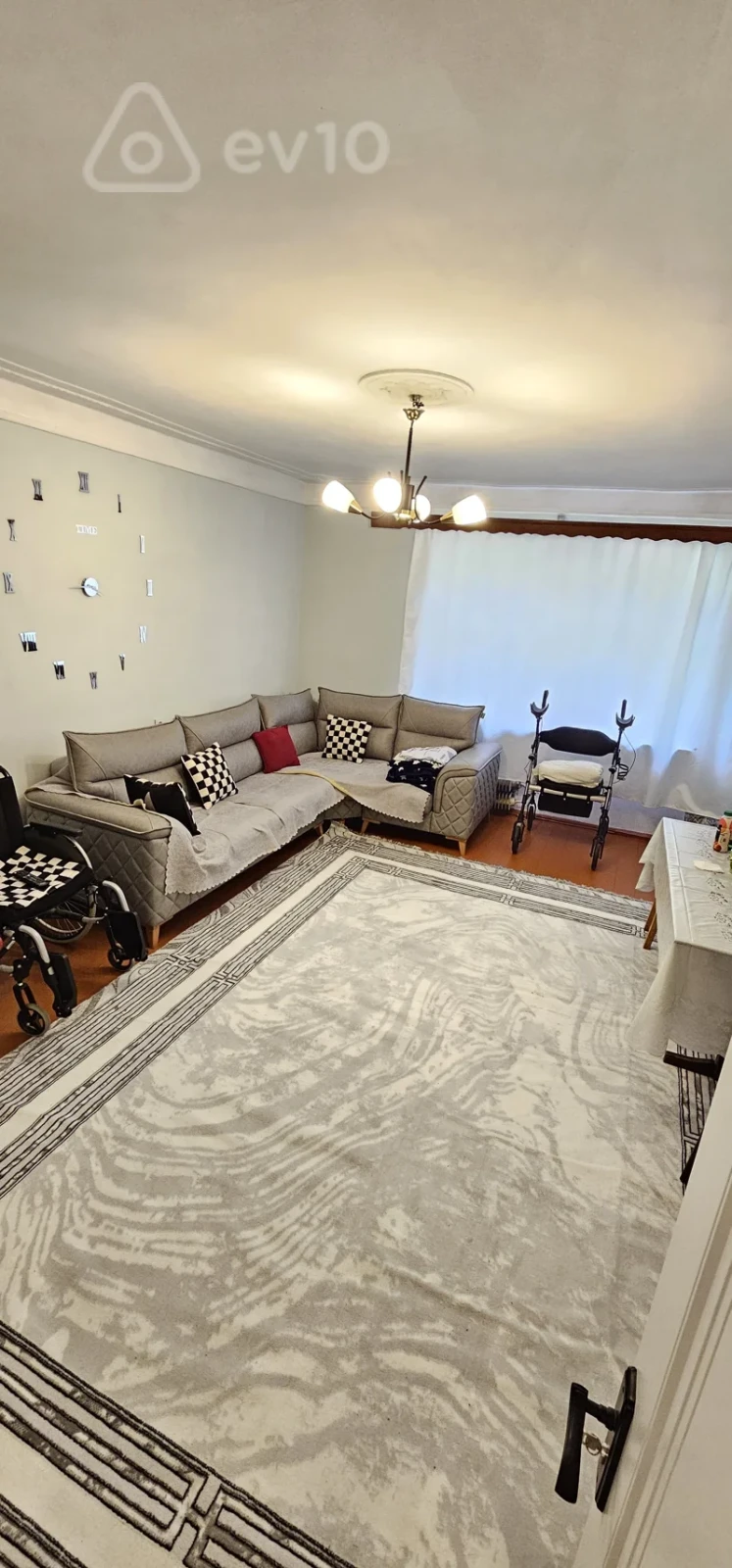 Satılır 4 otaqlı köhnə tikili 90 m²