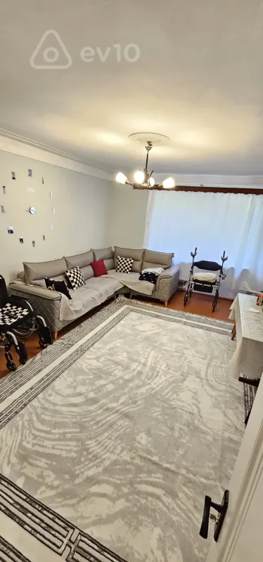 Satılır 4 otaqlı köhnə tikili 90 m²