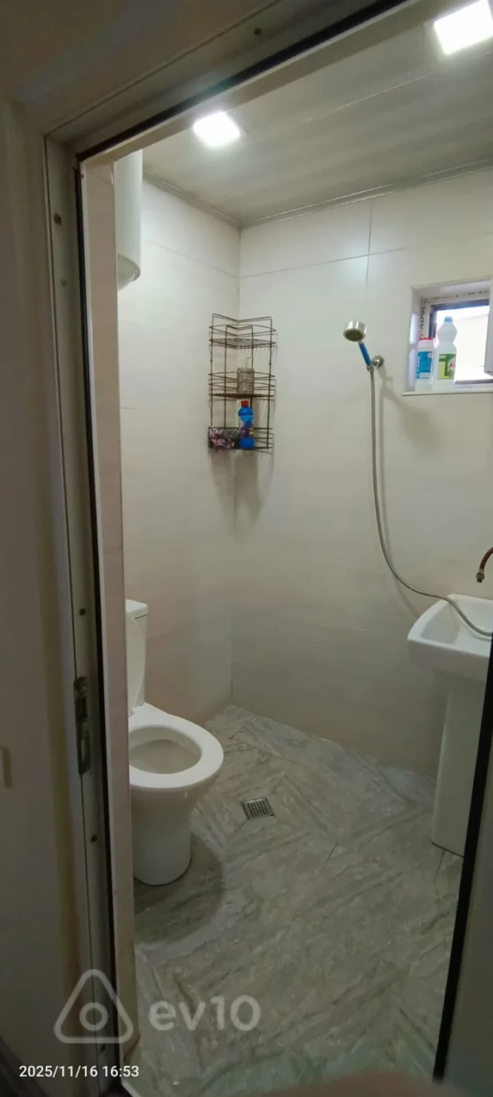 Kirayə verilir 1 otaqlı həyət evi 32 m²