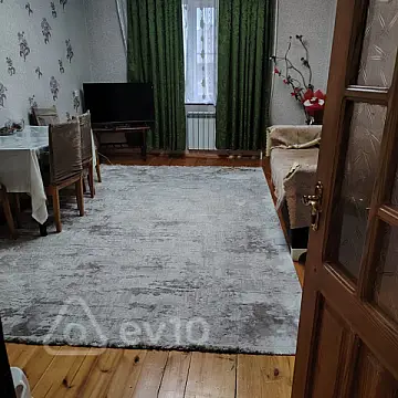 Satılır 3 otaqlı köhnə tikili 85 m²