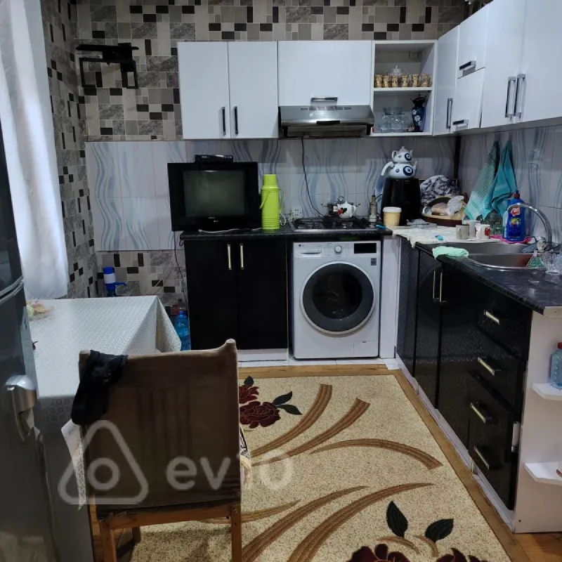 Satılır 3 otaqlı köhnə tikili 85 m²