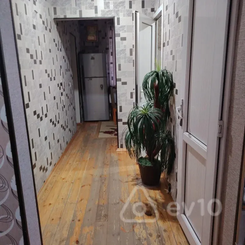 Satılır 3 otaqlı köhnə tikili 85 m²