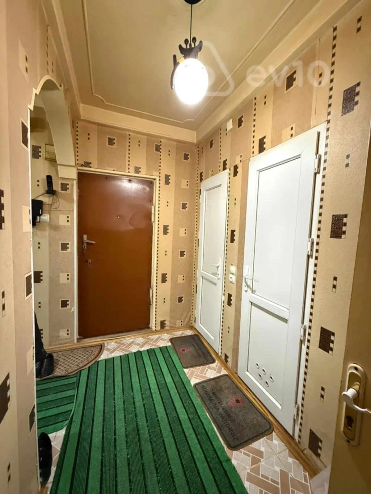 Satılır 2 otaqlı köhnə tikili 65 m²