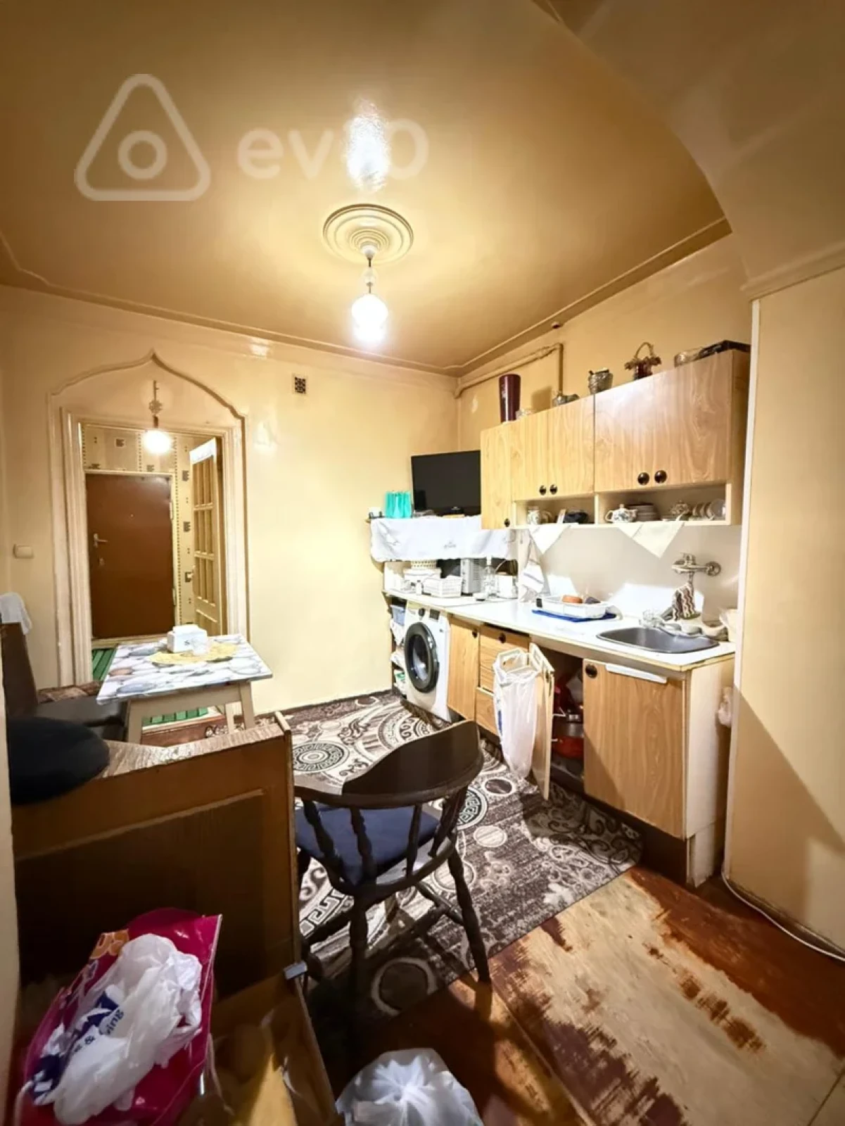 Satılır 2 otaqlı köhnə tikili 65 m²