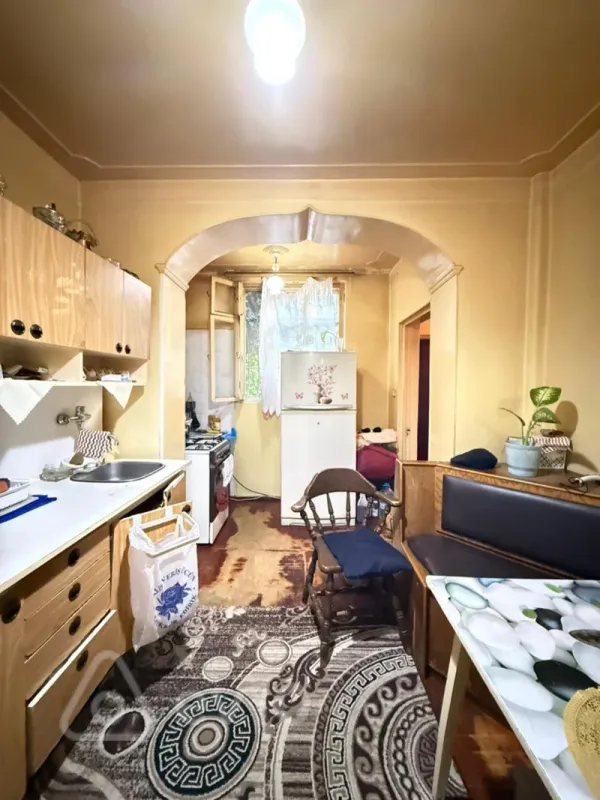 Satılır 2 otaqlı köhnə tikili 65 m²