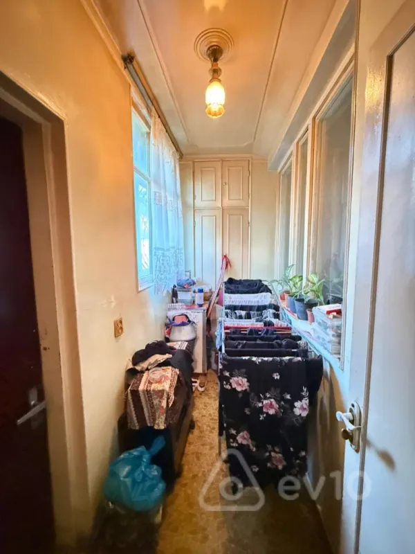 Satılır 2 otaqlı köhnə tikili 65 m²