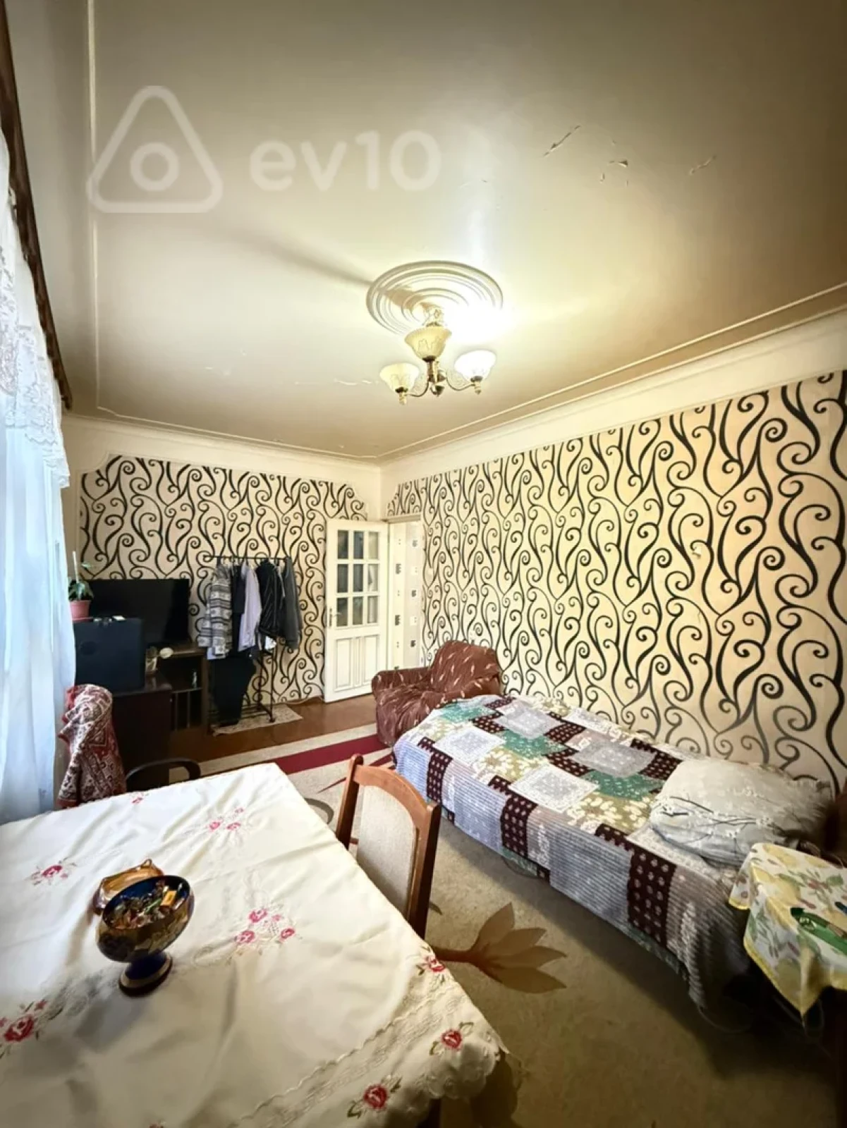 Satılır 2 otaqlı köhnə tikili 65 m²