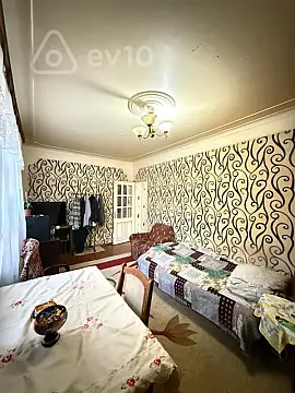 Satılır 2 otaqlı köhnə tikili 65 m²