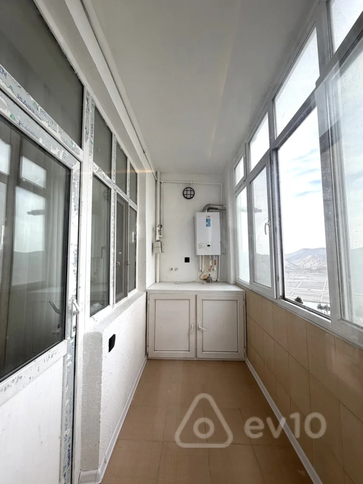 Satılır 2 otaqlı yeni tikili 70 m²