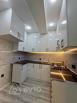 Satılır 2 otaqlı yeni tikili 70 m²