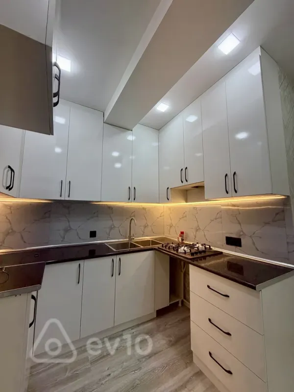 Satılır 2 otaqlı yeni tikili 70 m²