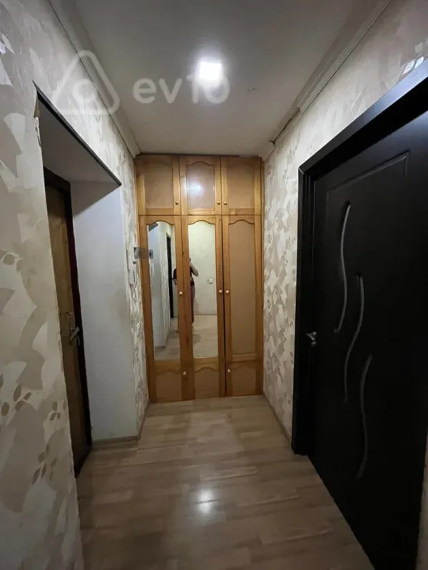Kirayə verilir 2 otaqlı köhnə tikili 70 m²