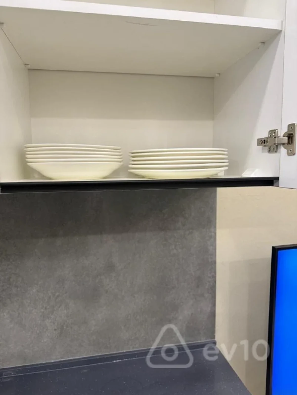 Kirayə verilir 2 otaqlı yeni tikili 63 m²