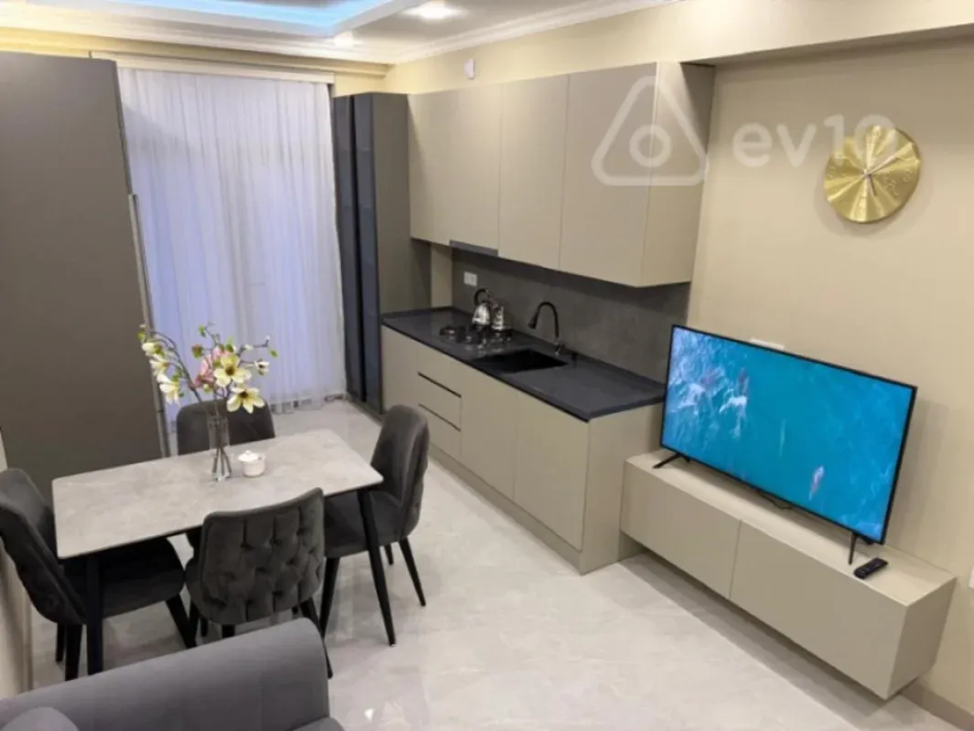 Kirayə verilir 2 otaqlı yeni tikili 63 m²