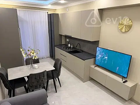Kirayə verilir 2 otaqlı yeni tikili 63 m²