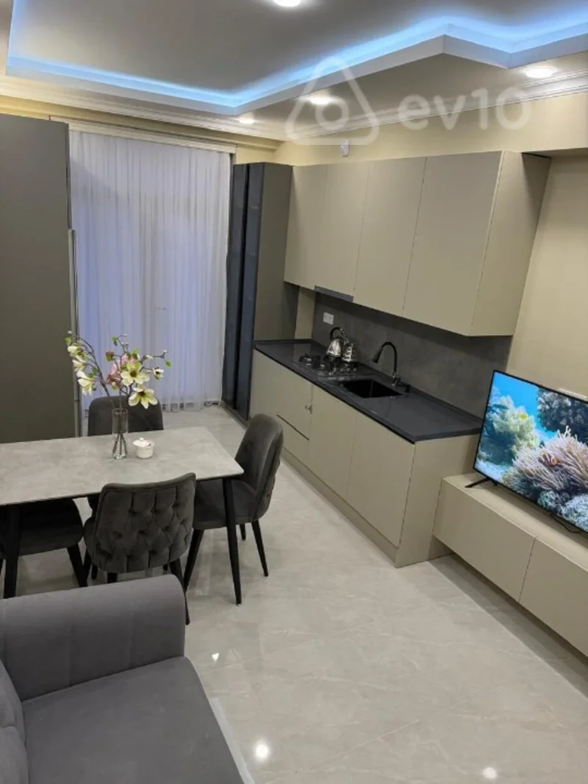Kirayə verilir 2 otaqlı yeni tikili 63 m²