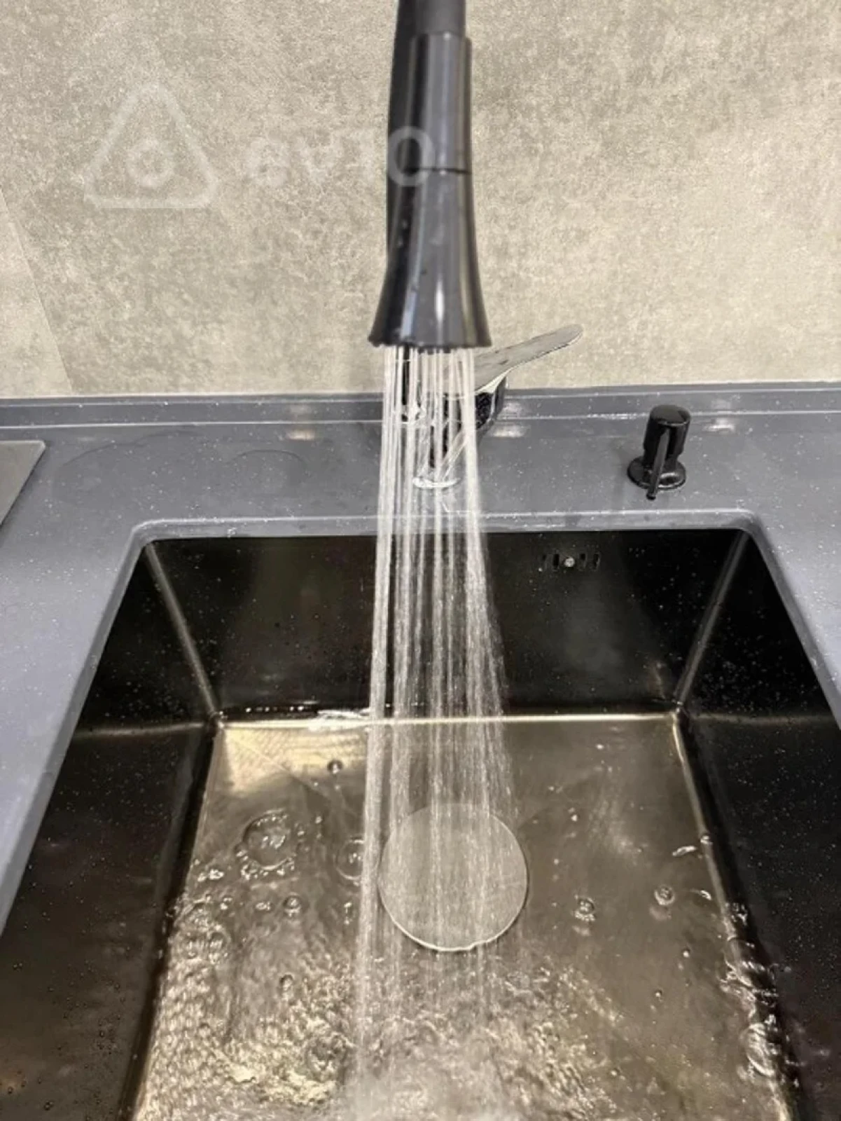 Kirayə verilir 2 otaqlı yeni tikili 63 m²