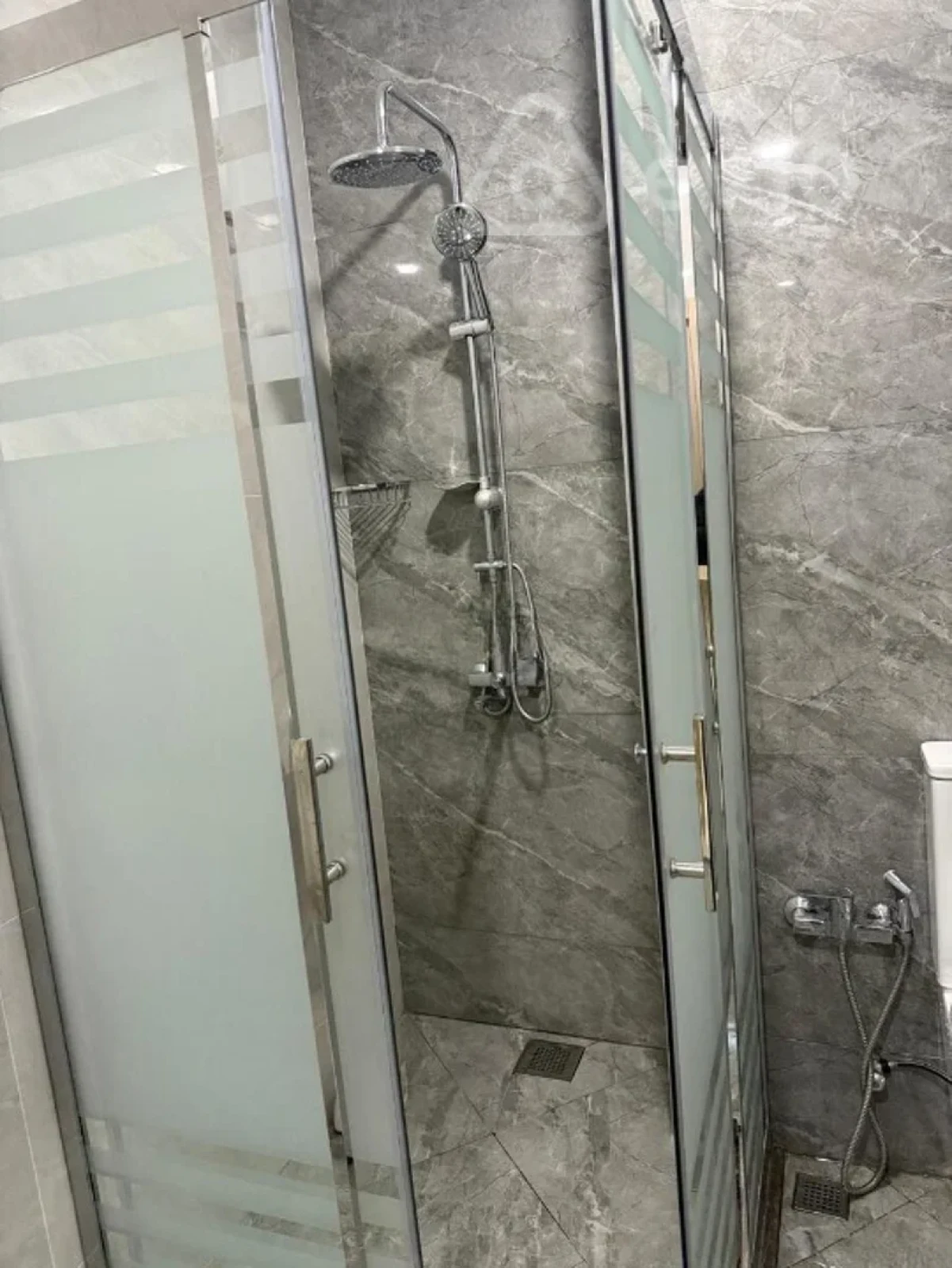 Kirayə verilir 2 otaqlı yeni tikili 63 m²