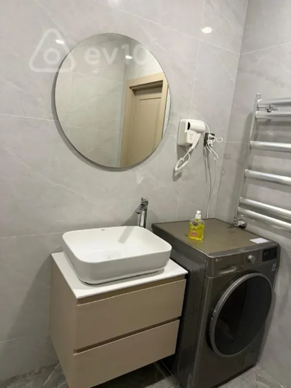 Kirayə verilir 2 otaqlı yeni tikili 63 m²
