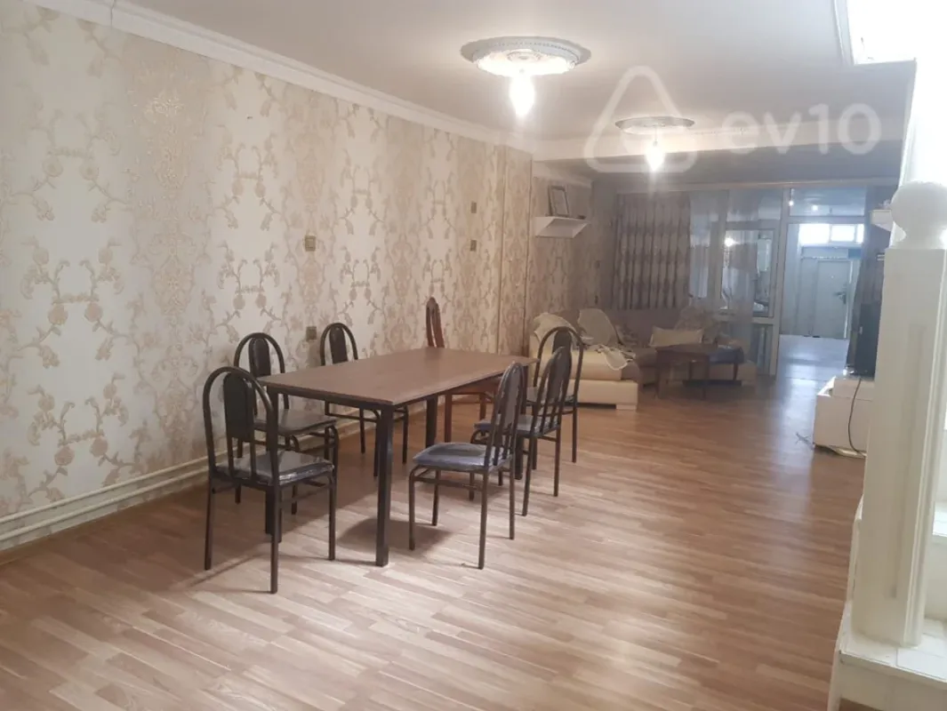 Kirayə verilir 5 otaqlı həyət evi 250 m²