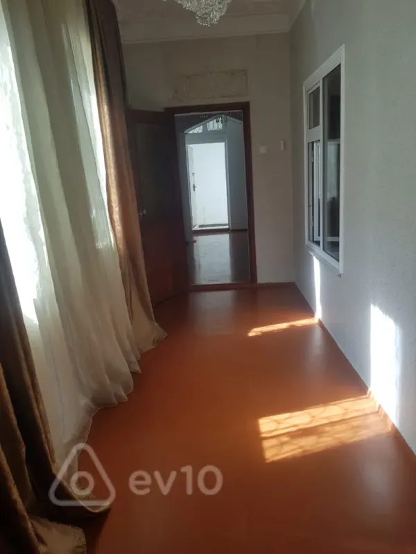 Kirayə verilir 5 otaqlı həyət evi 250 m²