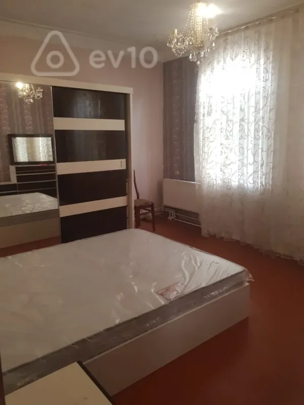 Kirayə verilir 5 otaqlı həyət evi 250 m²