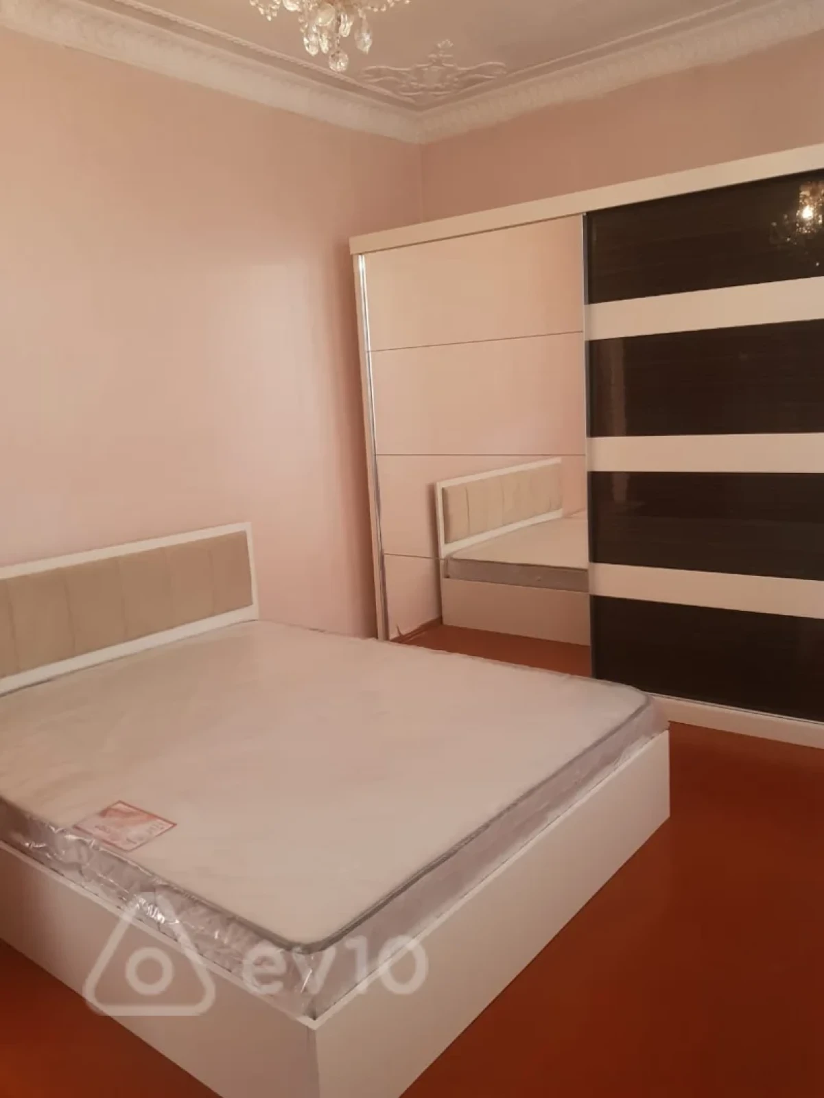 Kirayə verilir 5 otaqlı həyət evi 250 m²