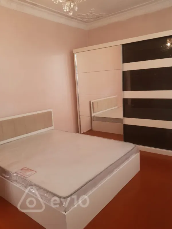 Kirayə verilir 5 otaqlı həyət evi 250 m²