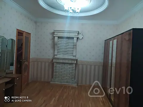 Kirayə verilir 3 otaqlı köhnə tikili 70 m²