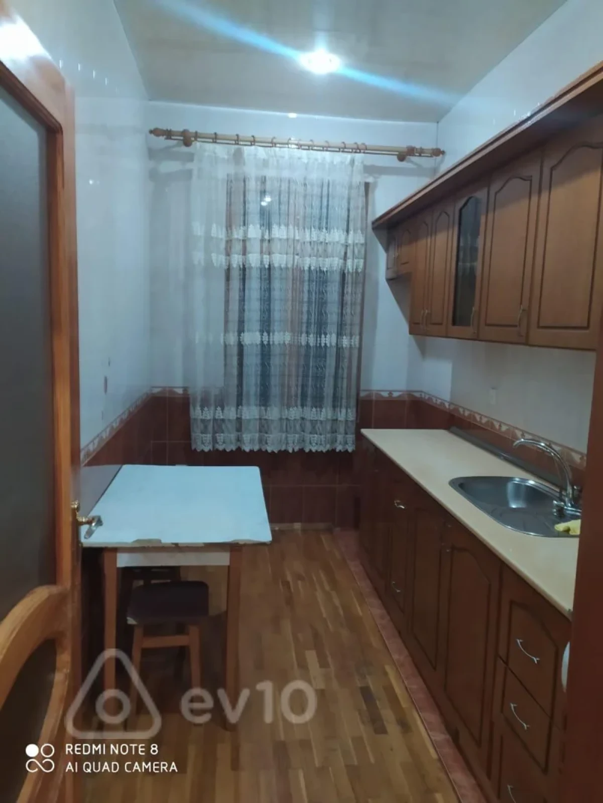 Kirayə verilir 3 otaqlı köhnə tikili 70 m²